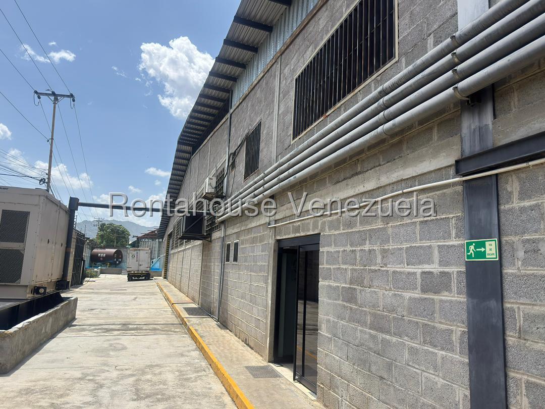 Fábrica de bolsas plásticas operativa en Terrinca, Guatire