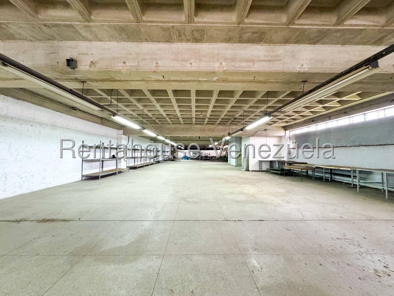 Galpón primer piso 1050 m² con aire acondicionado Guatire