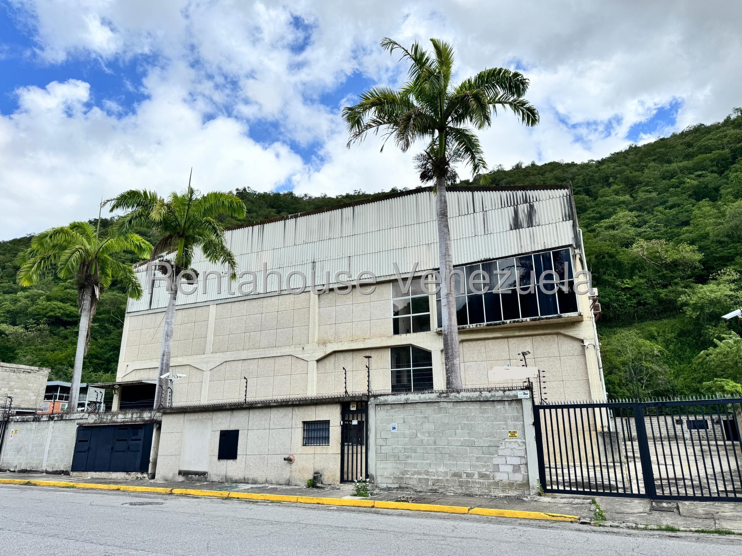 Edificio industrial 4184 m² tres pisos con montacargas Guayabal