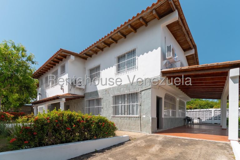 Duplex con potencial turístico en Ciudad Balneario Higuerote