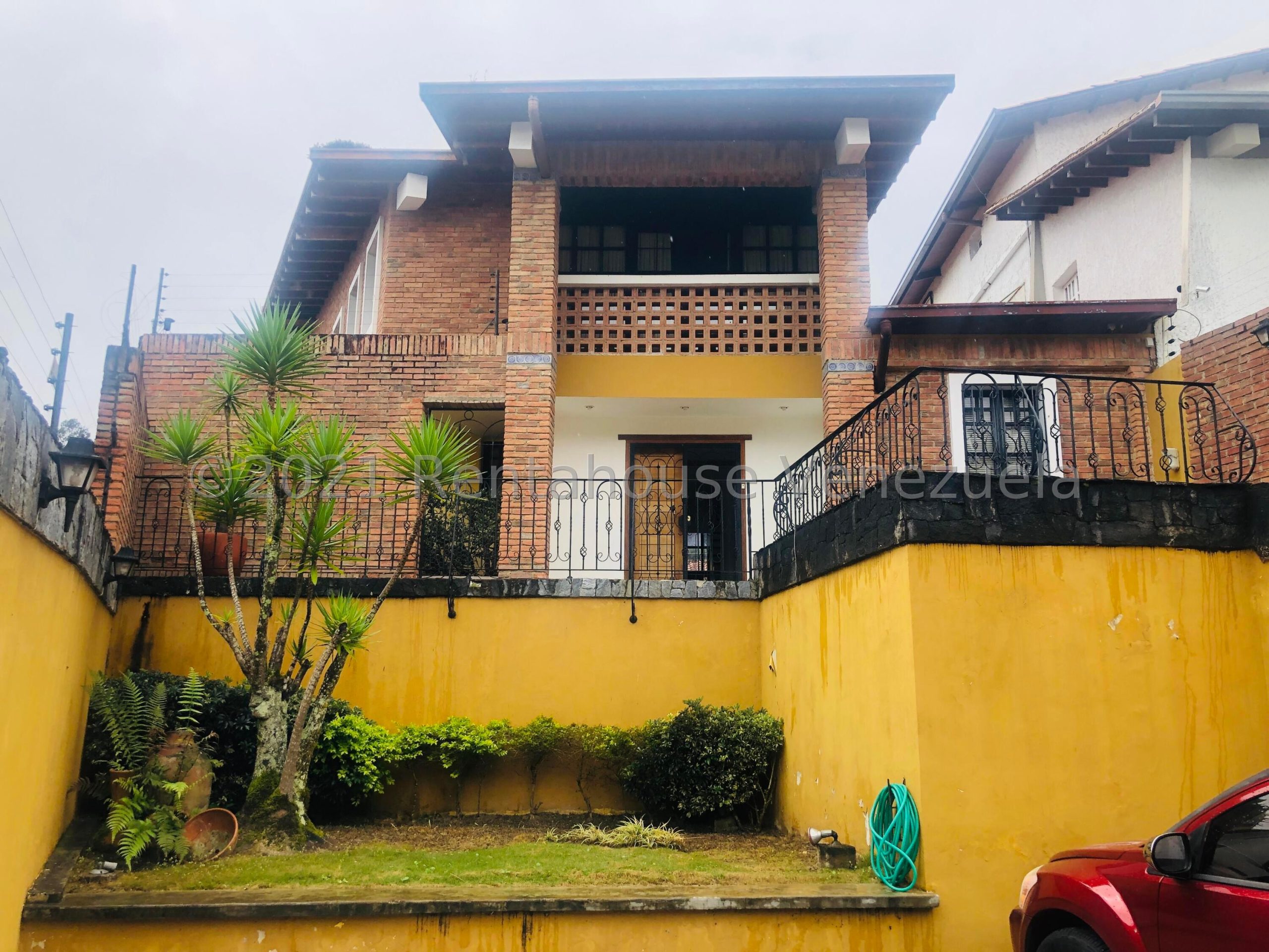 Casa colonial de 6 habitaciones en El Hatillo