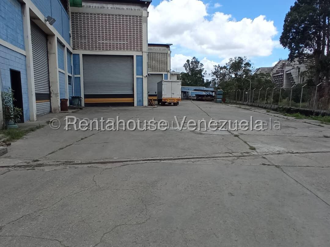 Galpón 4860 m² estratégico en avenida principal Antimano