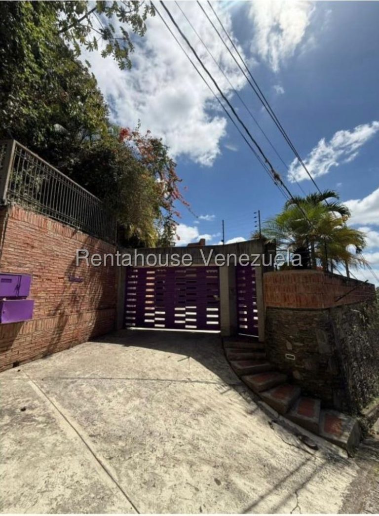Casa moderna de 5 habitaciones con patio para entretener en El Hatillo