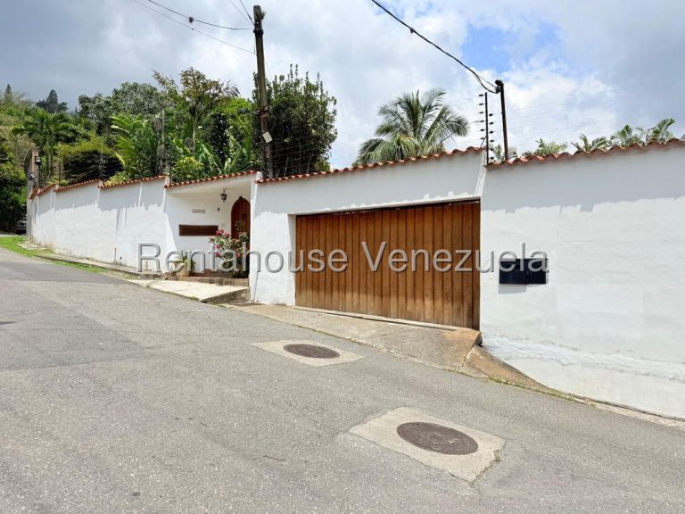 Quinta con jardines y áreas sociales en Las Marías