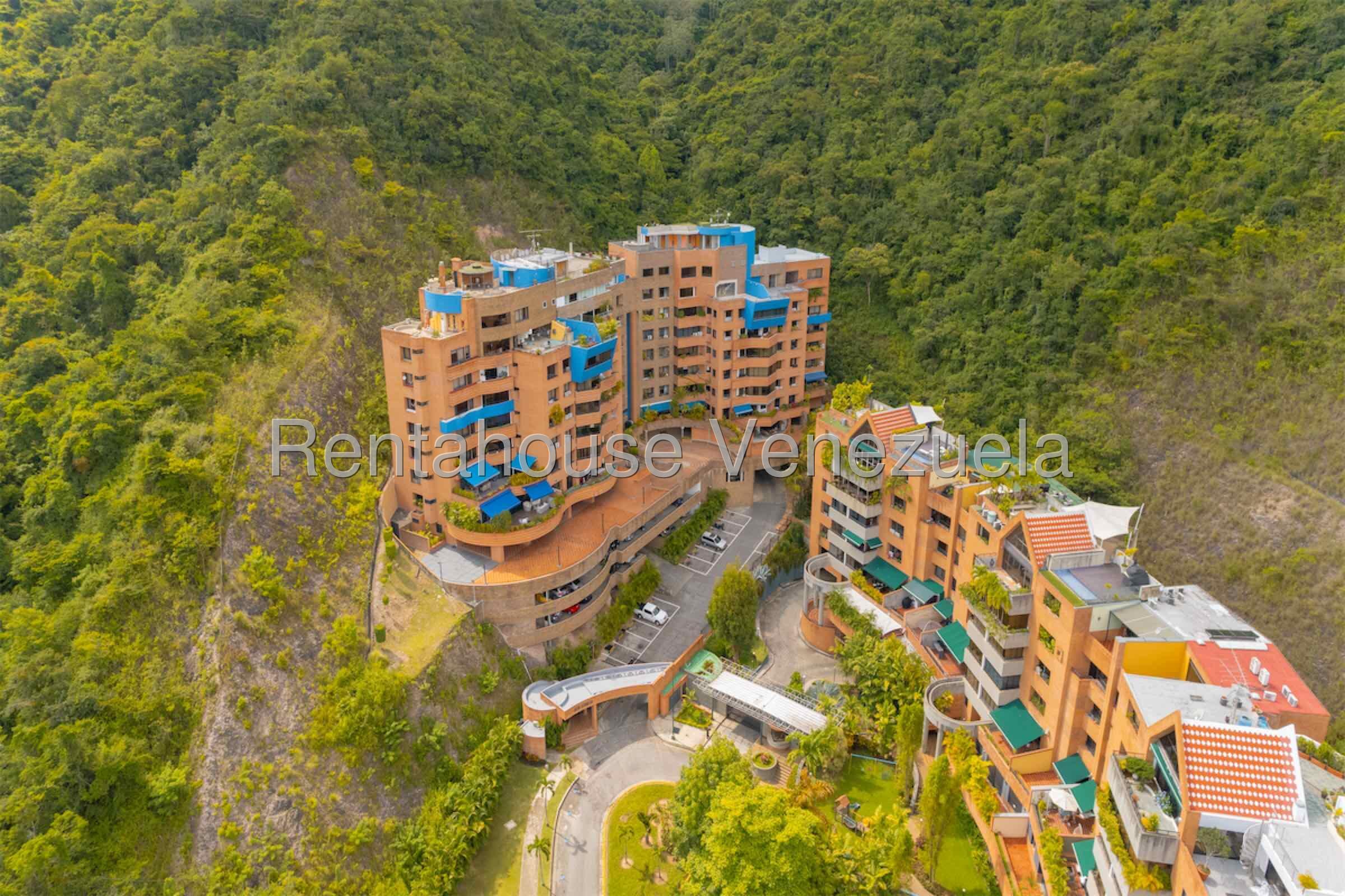 Duplex planta baja 4 hab con 6 estacionamientos en Lomas de La Alameda
