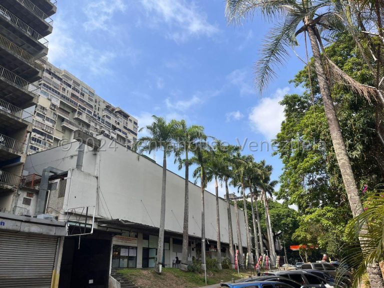 Oficina multifuncional de 119 m² con 3 baños en Los Chaguaramos