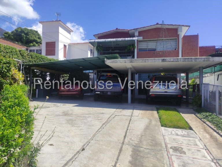 Casa de dos niveles para remodelar en Los Palos Grandes