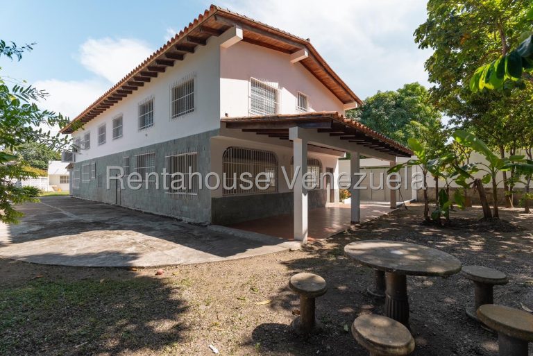 Duplex frente a guardacostas en Ciudad Balneario Higuerote