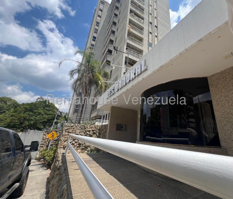 Apartamento amoblado con vista en Lomas de Prados del Este