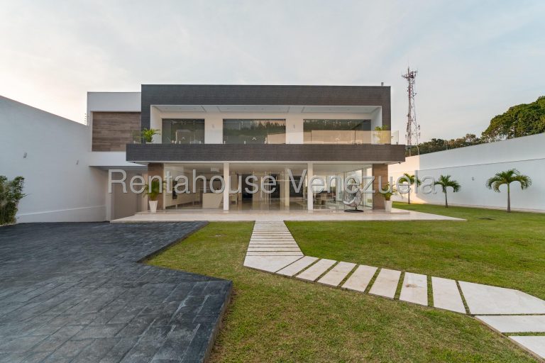 Casa duplex con piscina y vista al Ávila, Prados d