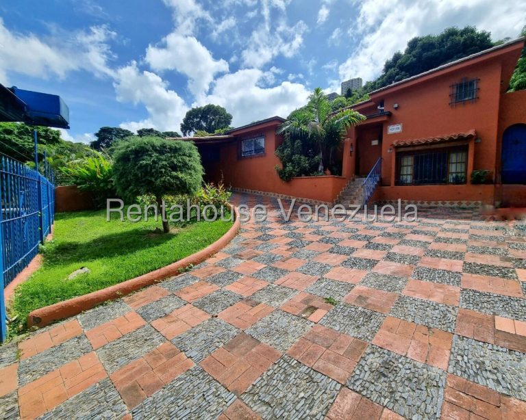 Casa de un nivel con jardín espectacular en Prados