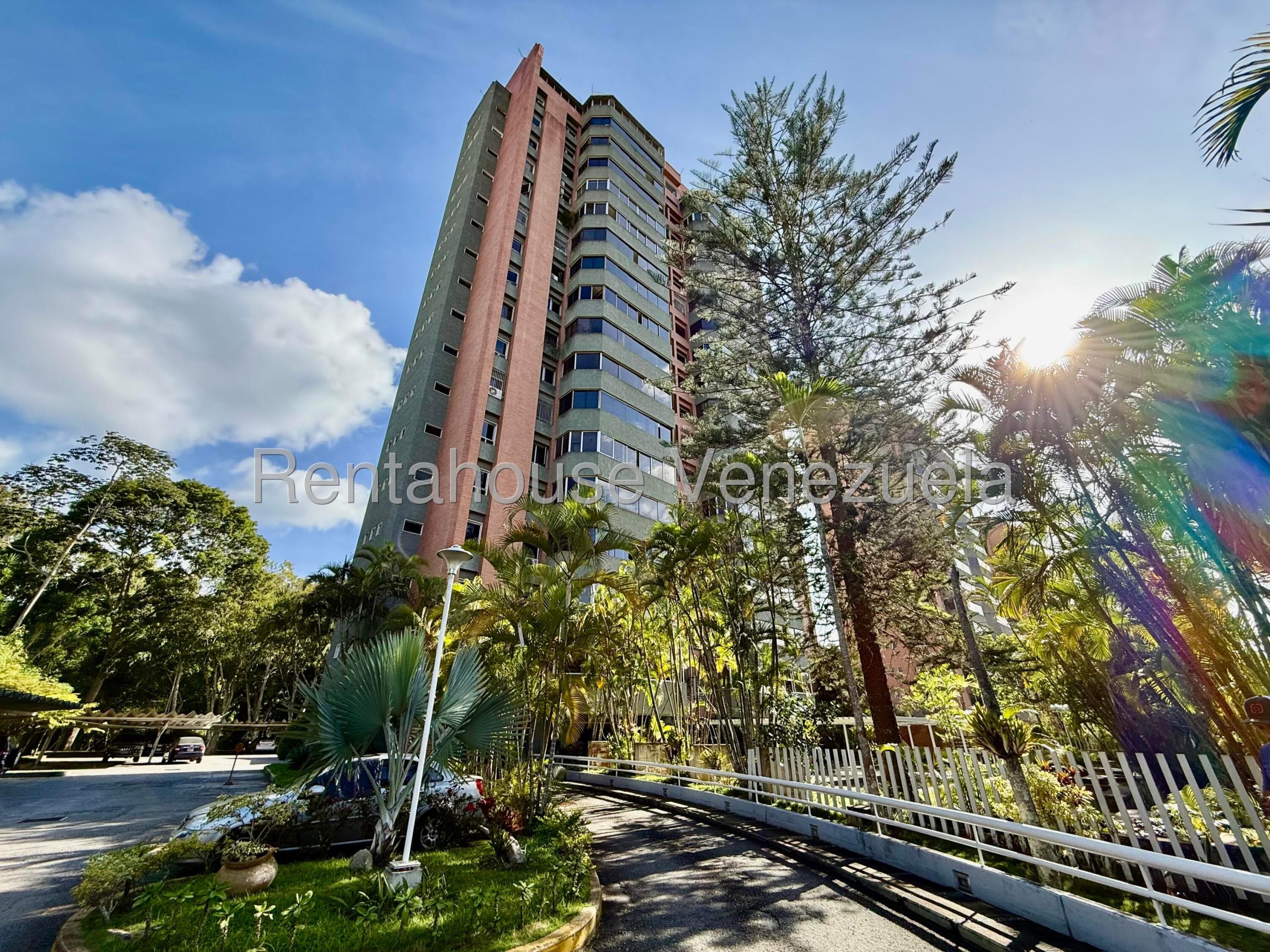 Apartamento amplio con ascensor privado en Los Naranjos