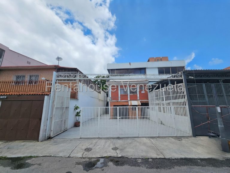 Casa comercial residencial 13 hab. en Montecristo