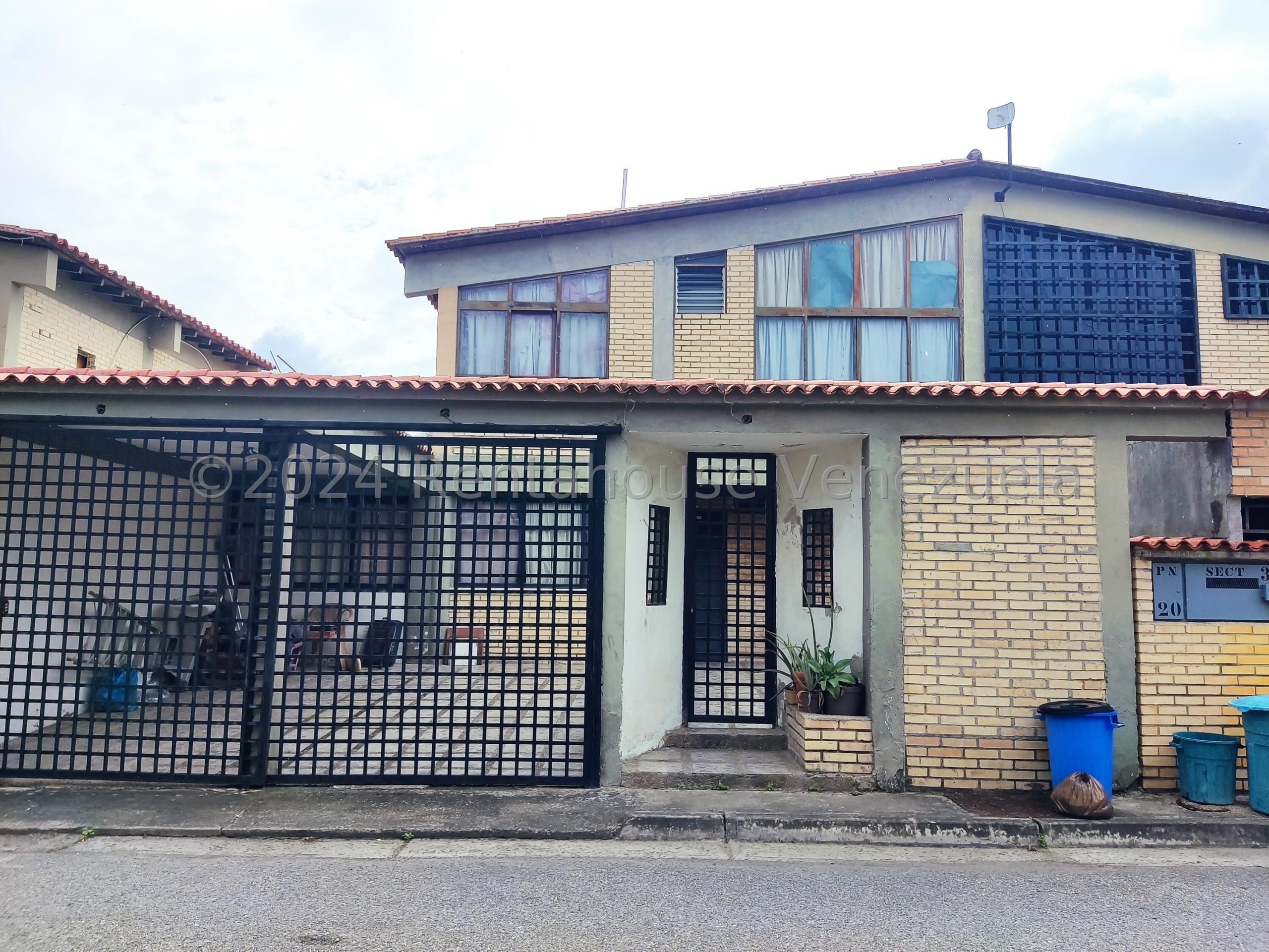 Casa duplex de tres habitaciones en El Castillejo