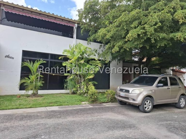 Casa duplex con vista al jardín en Terrazas del Ingenio