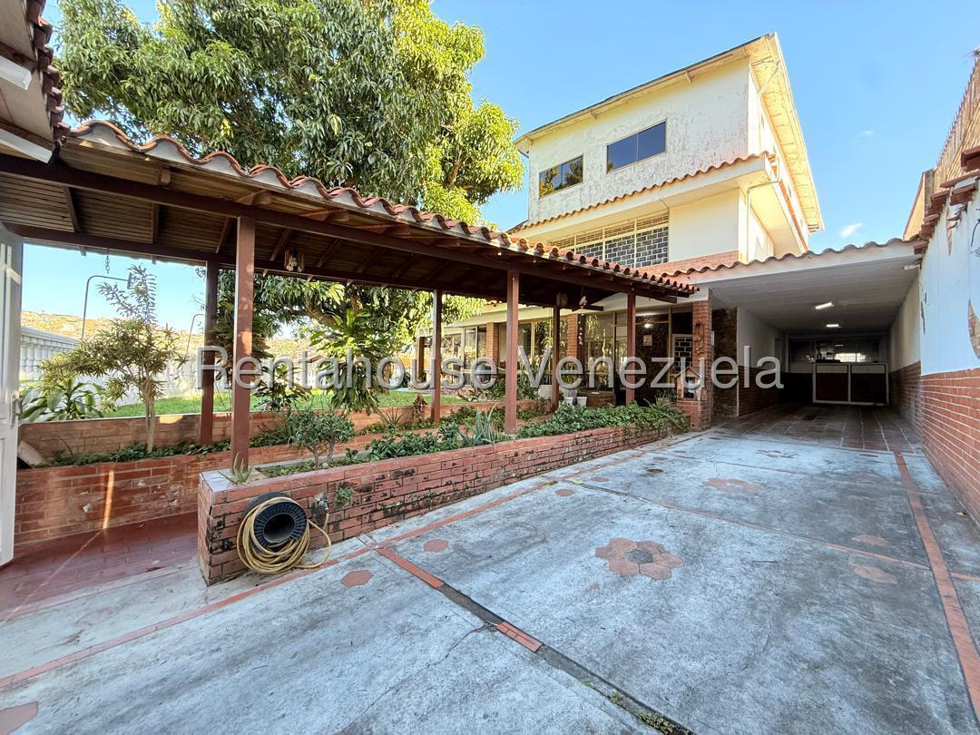 Venta Casa de 7 habitaciones con anexo independiente en El Marqués
