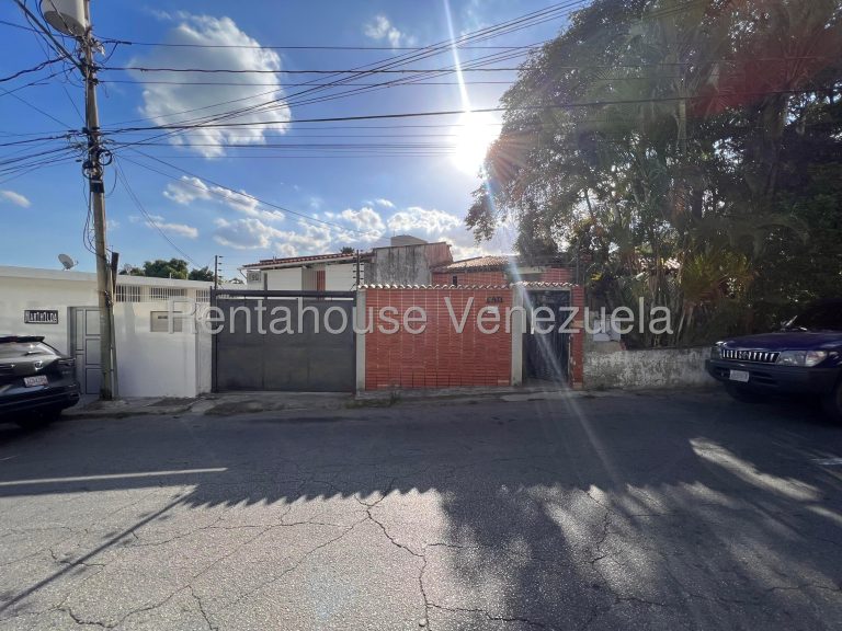 Venta Casa por remodelar de 182 m² en Los Palos Grandes