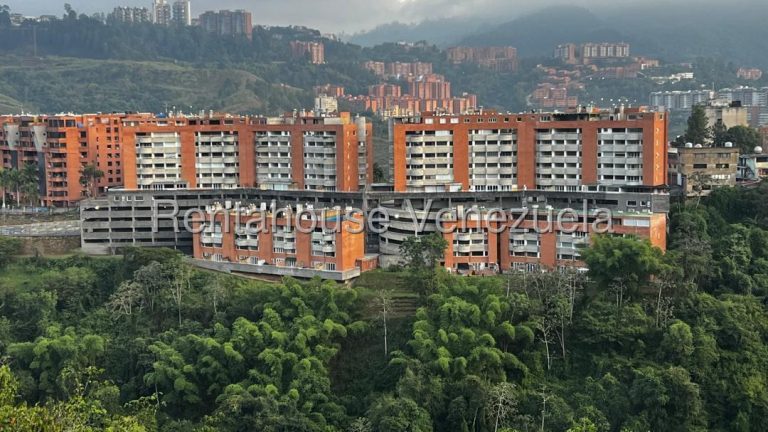 Apartamento amplio 175 m² con 4 parqueos en Los Samanes