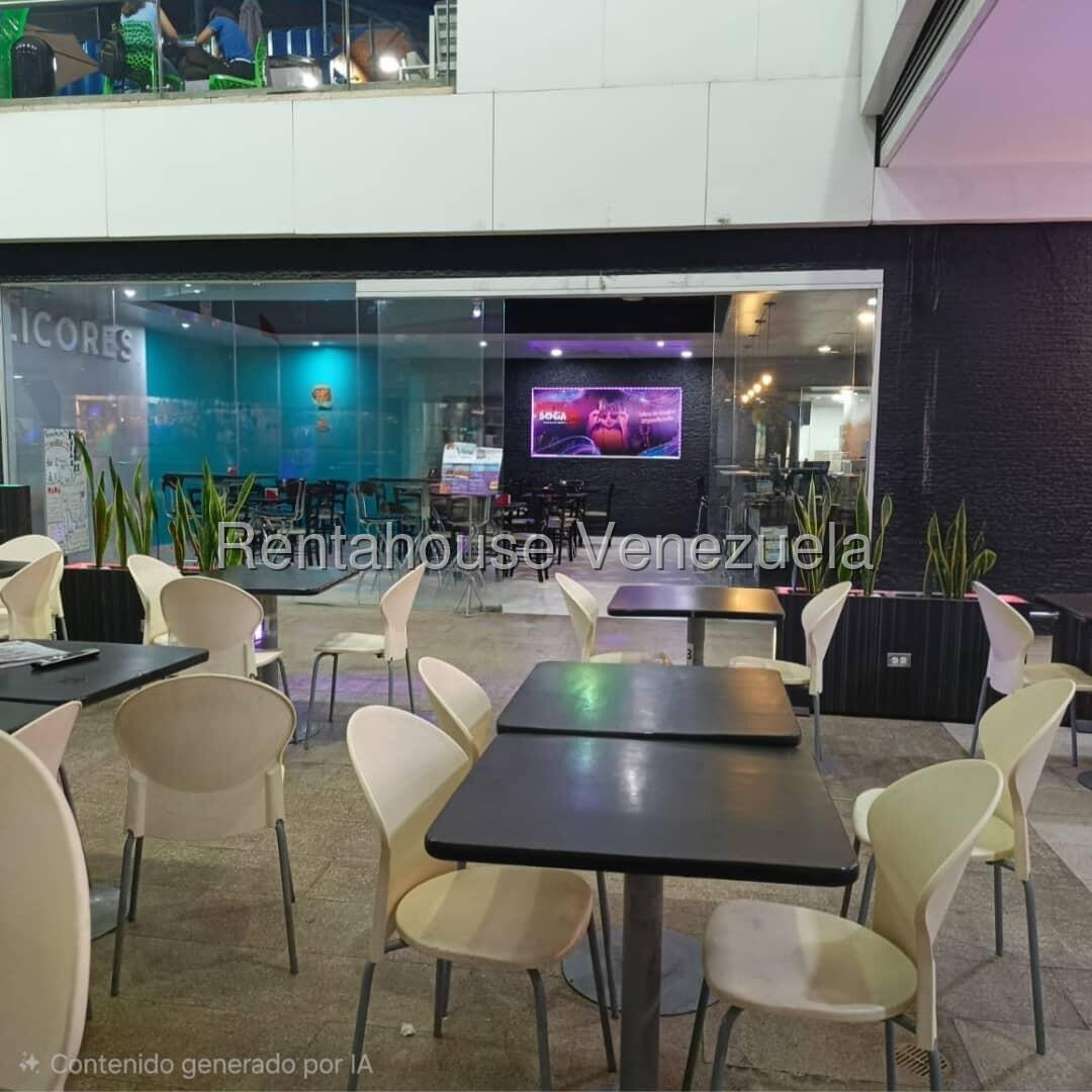 Comercial con terraza en Los Dos Caminos