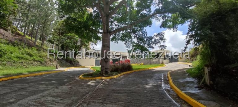 Townhouse con doble altura y jardín en Manzanares