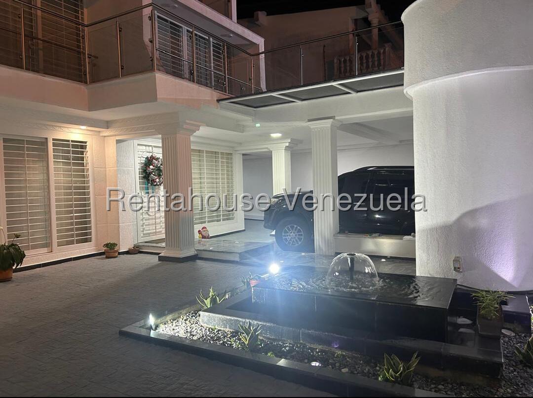 Casa de lujo con piscina en Parque el Retiro