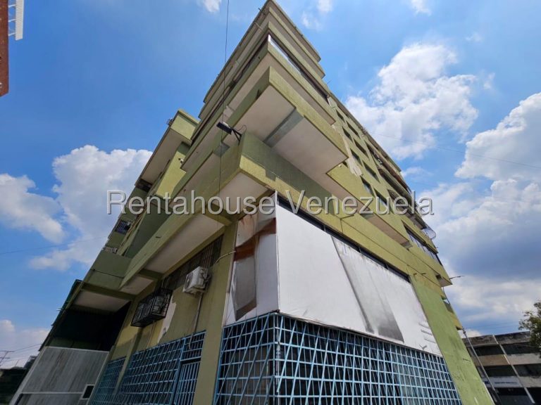 Apartamento 3 hab con baño interno, Avenida Bolívar