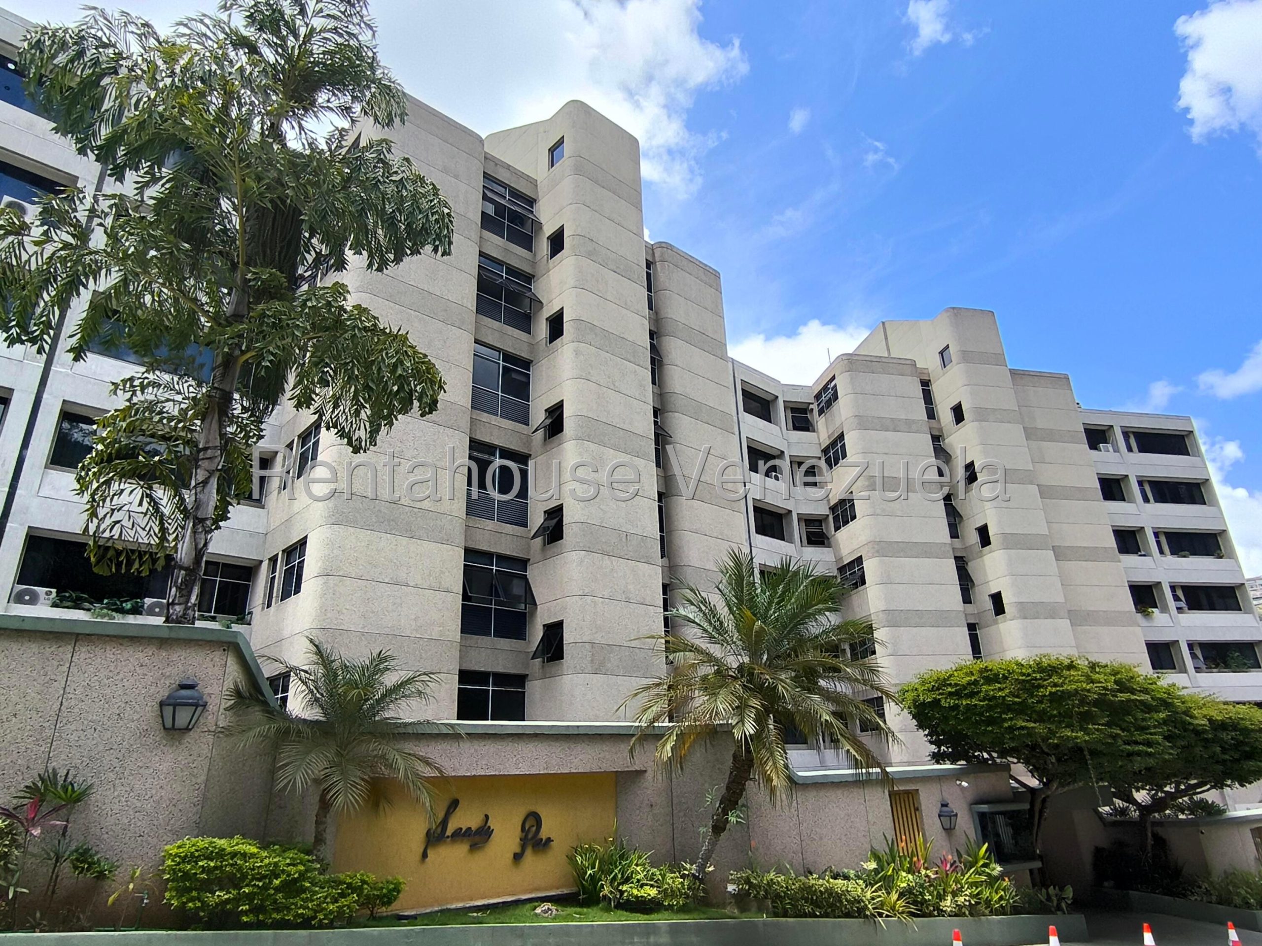 Apartamento de lujo con terraza en Lomas de La Lagunita