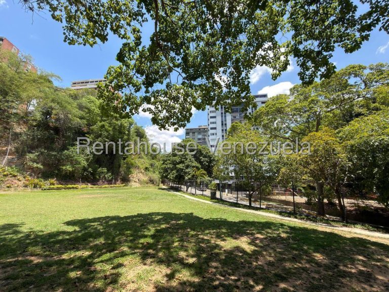 Apartamento amplio amoblado en Santa Fe Norte
