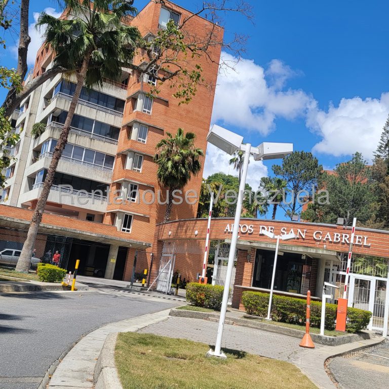 Apartamento remodelado con terraza en La Tahona