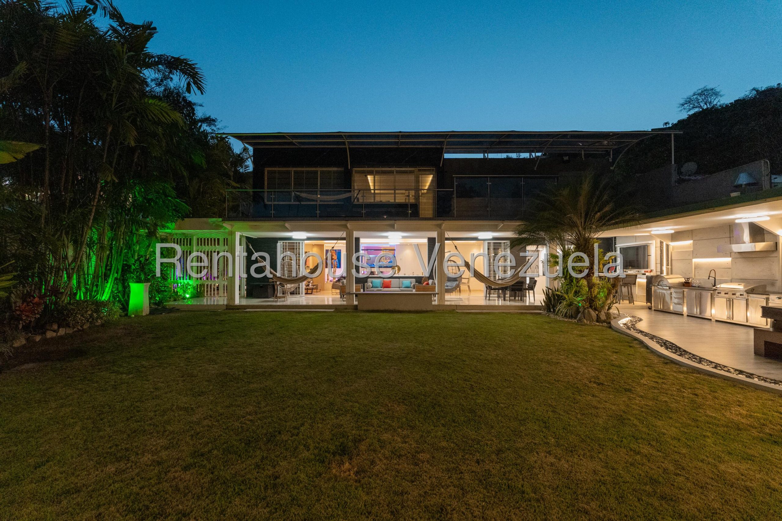 Exclusiva Casa En Venta Prados Del Este, Área De Parrillera, Anexo Independiente, Planta Eléctrica Y Gimnasio