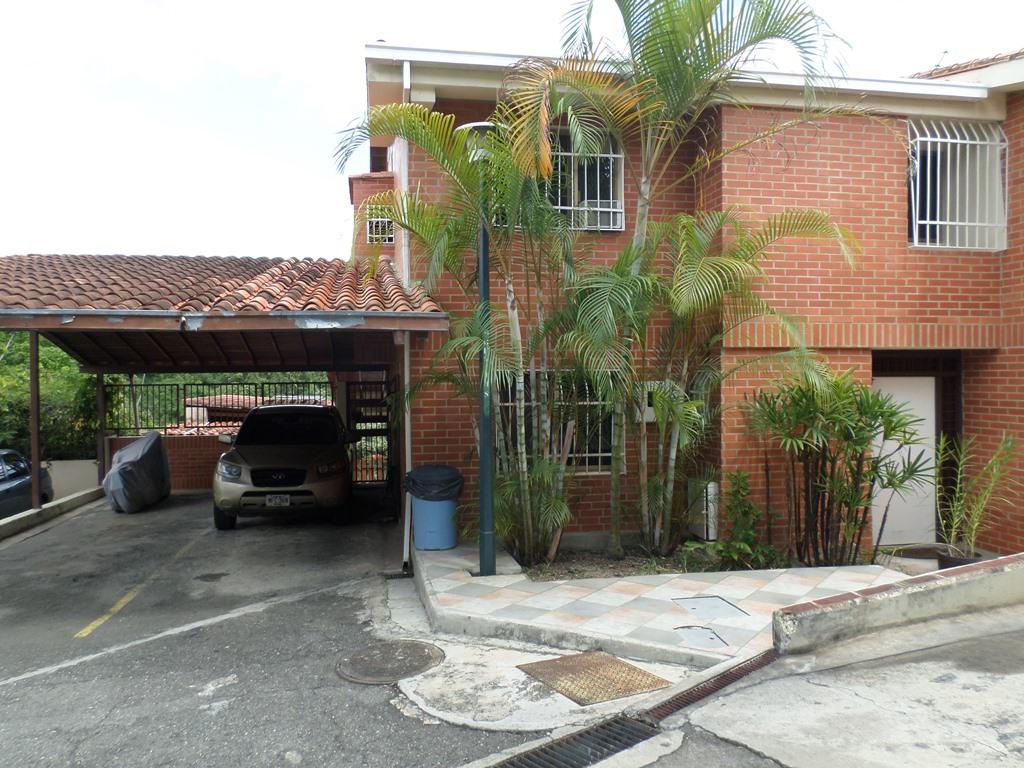Townhouse con terrazas amplias en El Hatillo