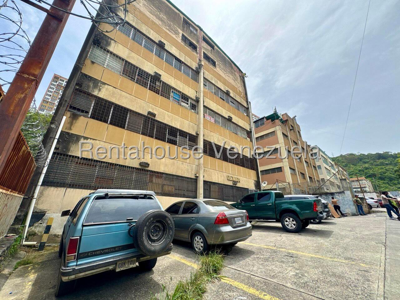 Comercial industrial 5 pisos con almacenamiento en Palo Verde