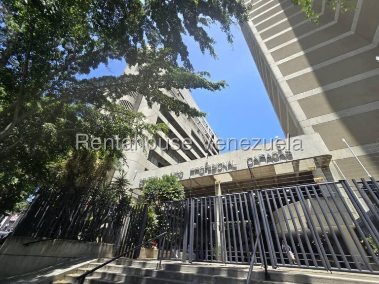 Comercial remodelado con consultorios en San Bernardino