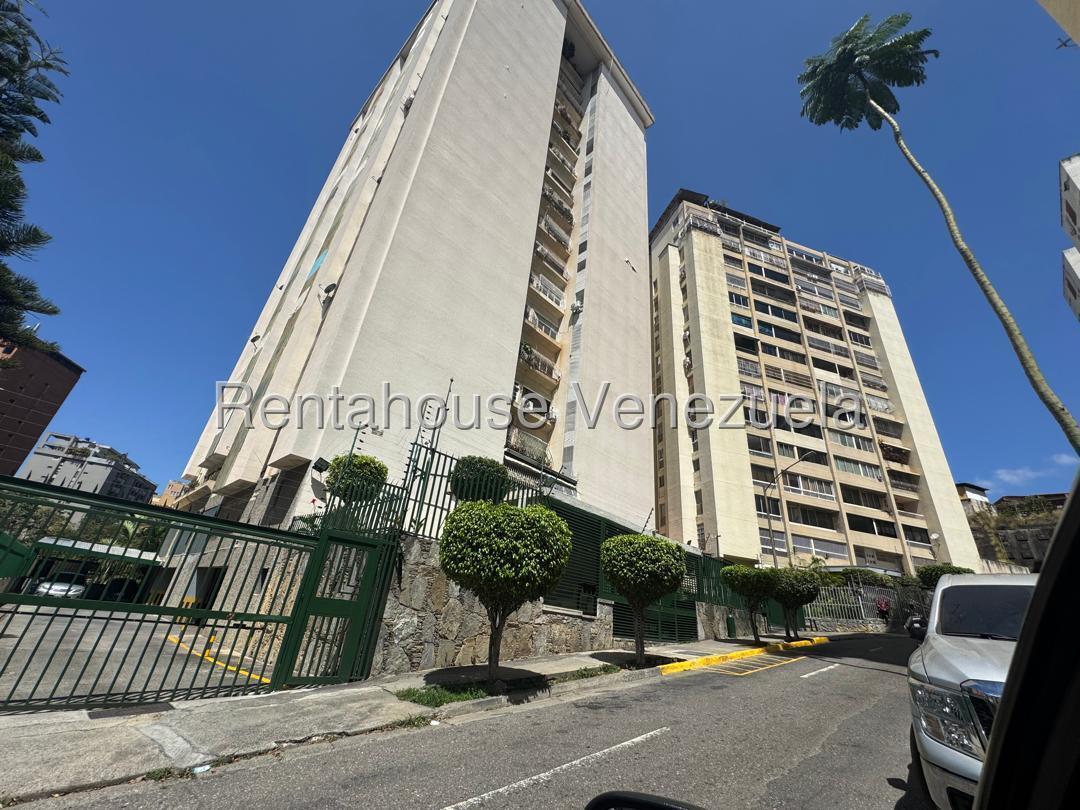 Apartamento modernizado 3 hab piso bajo Prados del Este