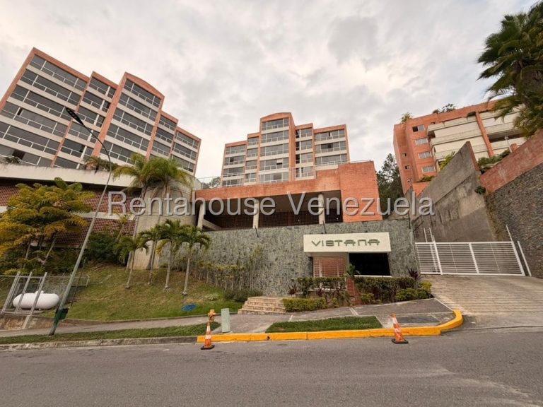 Apartamento en planta baja con vista y terraza en Solar del Hatillo