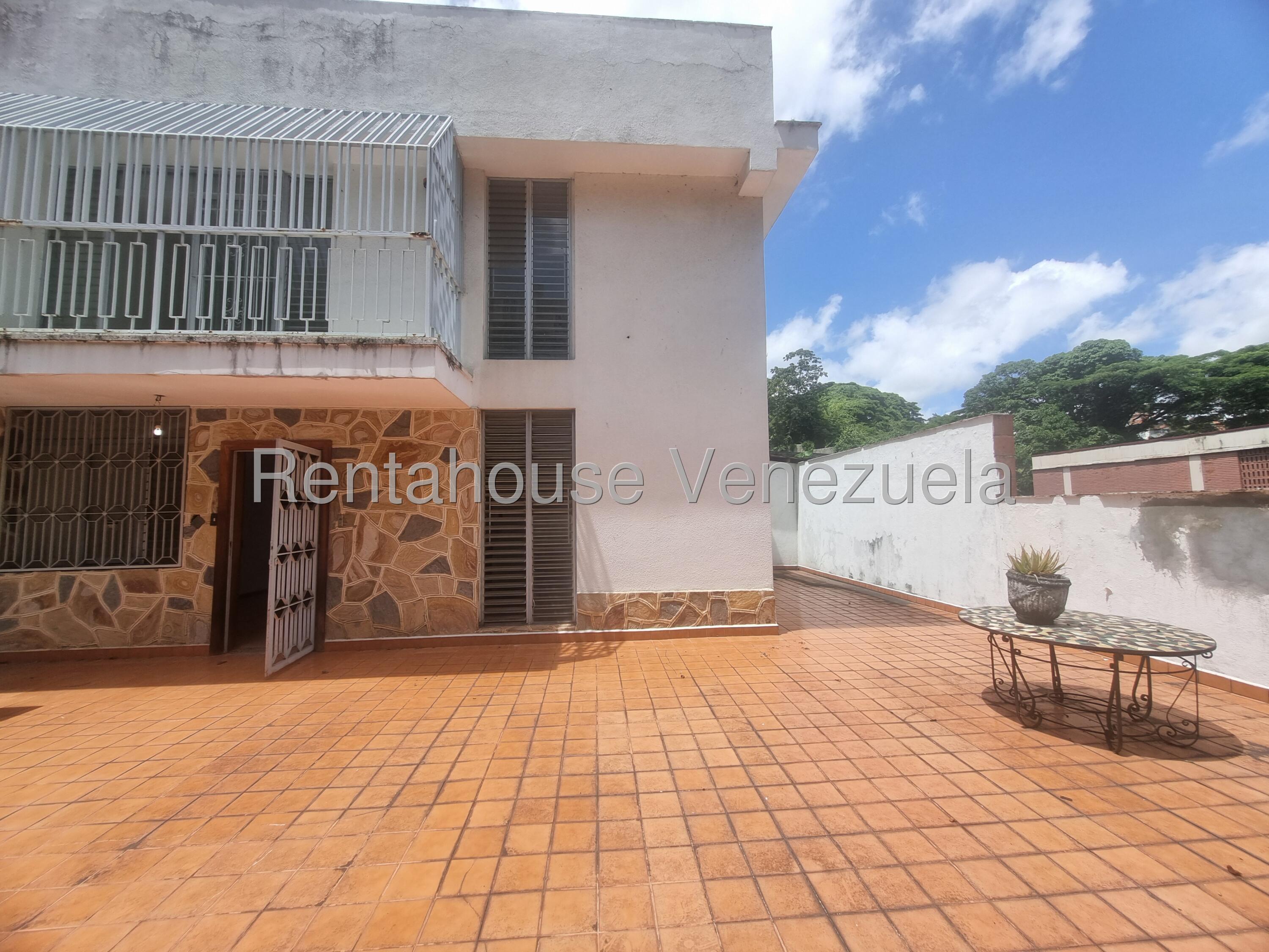 Casa para remodelar con sótano en El Marqués