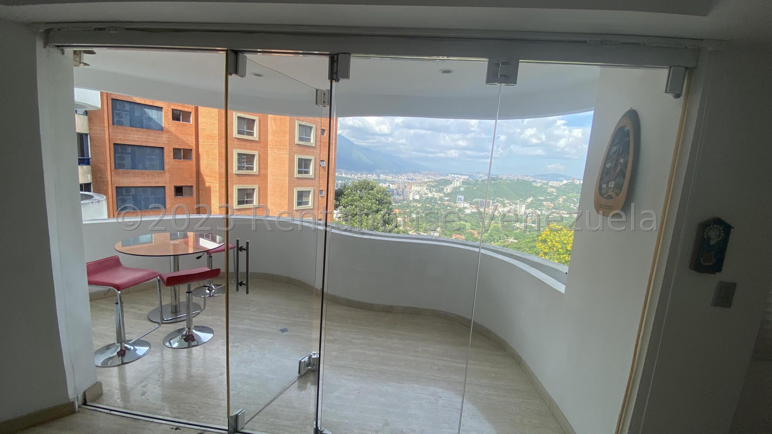 Apartamento amoblado vista Ávila en Colinas Valle Arriba