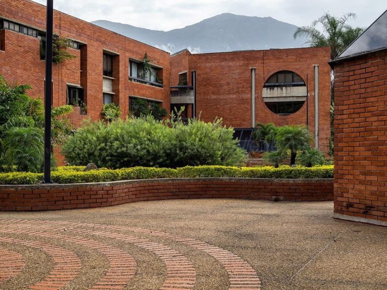Apartamento duplex con terraza proyecto en Chulavista