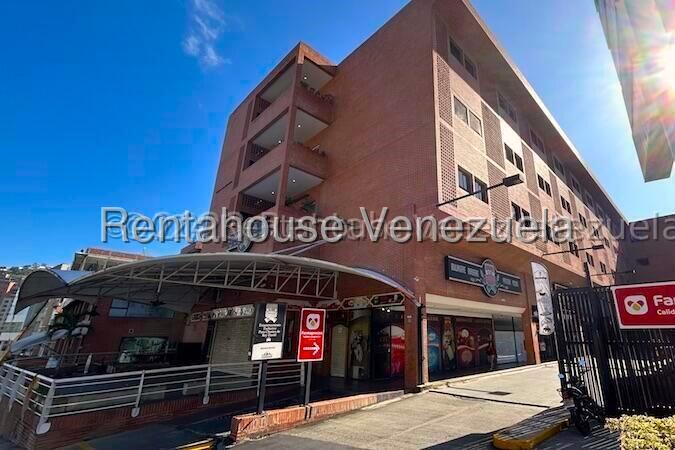 Apartamento remodelado y amoblado en La Boyera