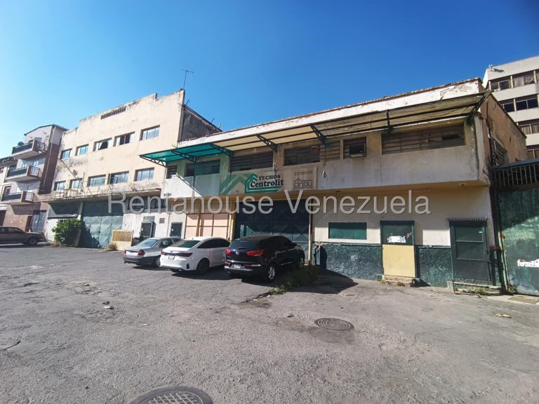 Comercial galpón 2695 m² doble altura Boleita Sur