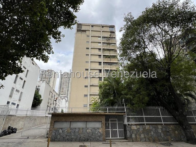 Apartamento remodelado con vista al Ávila en Sebucan