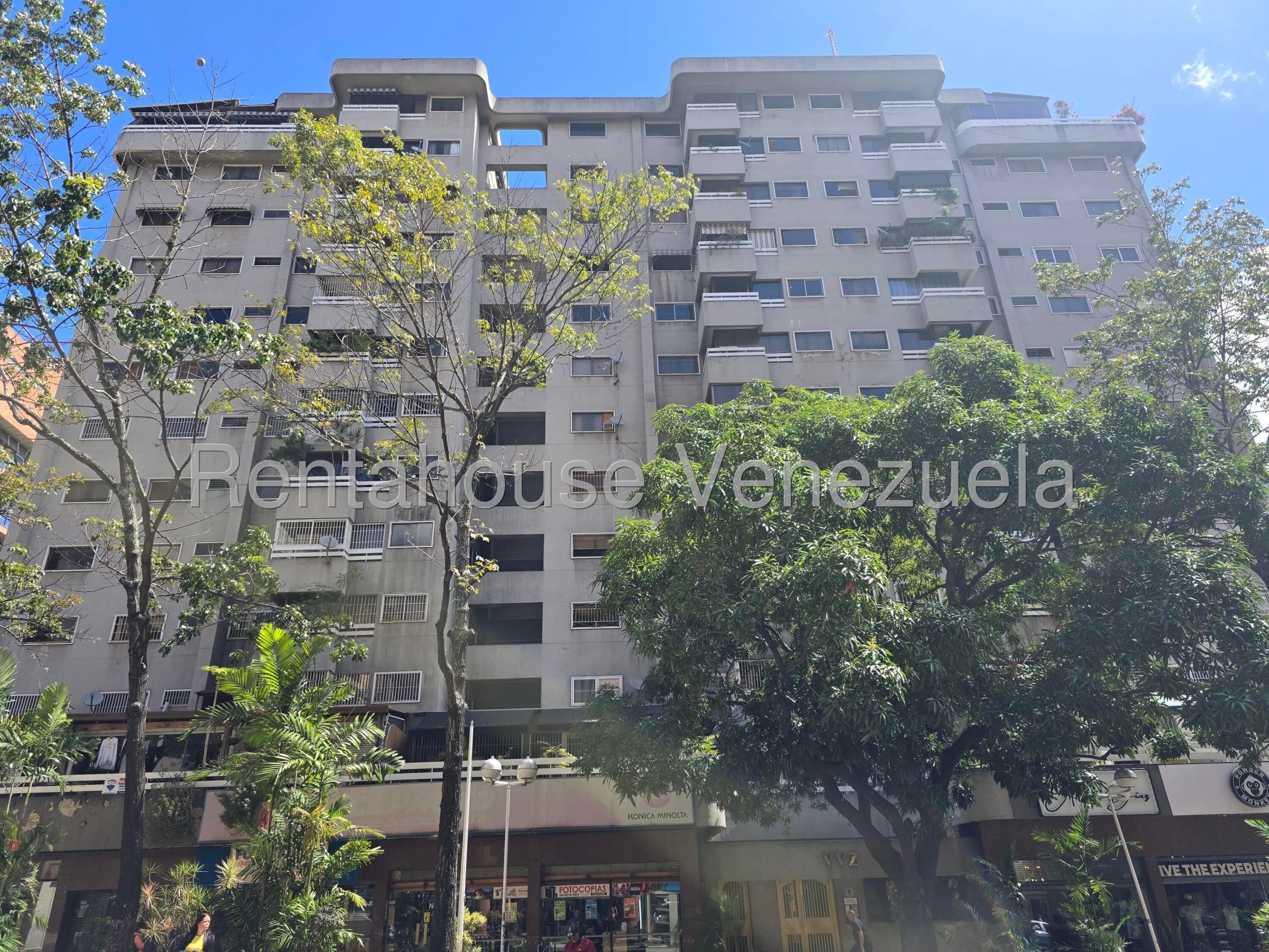 Apartamento penthouse con vista al Ávila en El Rosal