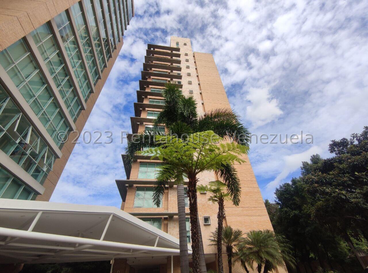 Apartamento amoblado con piscina en Campo Alegre