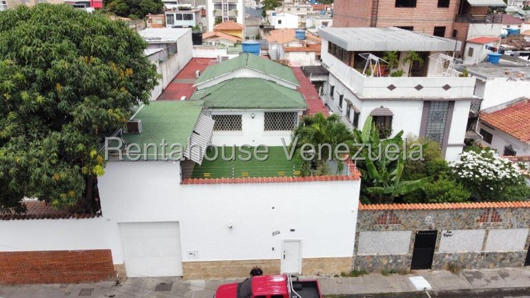 Venta Casa remodelada con terraza amplia en El Paraiso