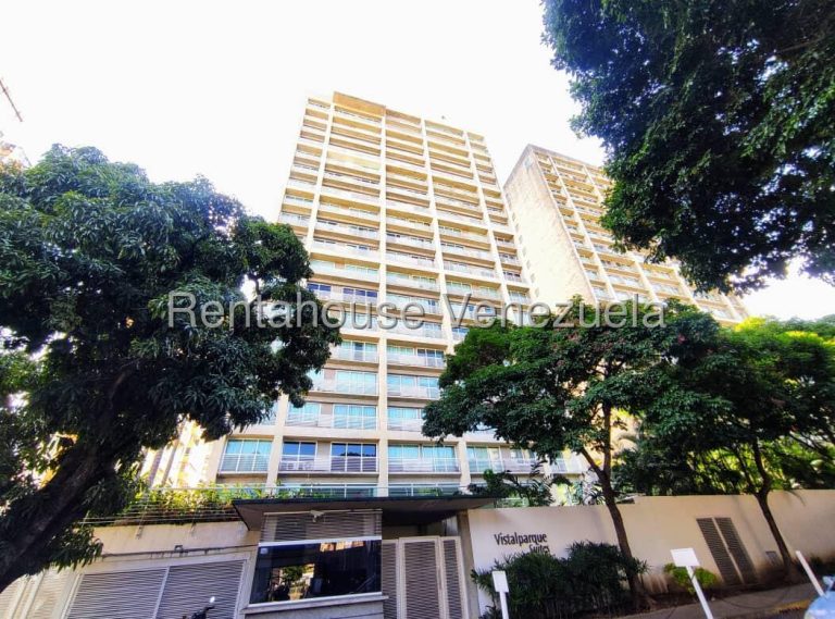 Apartamento remodelado con balcón en Santa Eduvigis