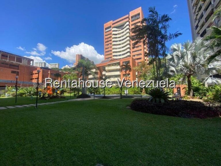 Apartamento remodelado y amoblado en Santa Fe Norte