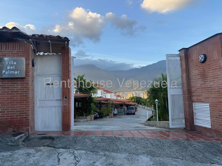 Casa con vista al Ávila en Colinas de La California