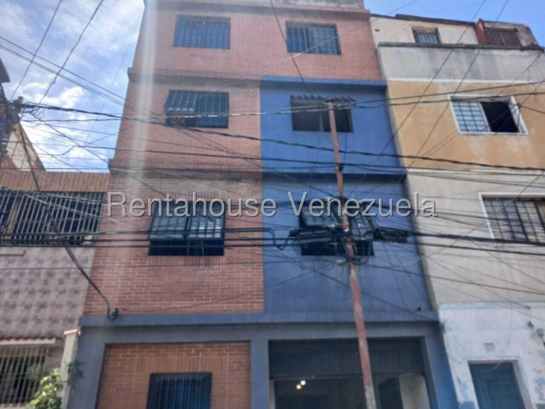 Comercial 280 m² con mezzanina en Catia