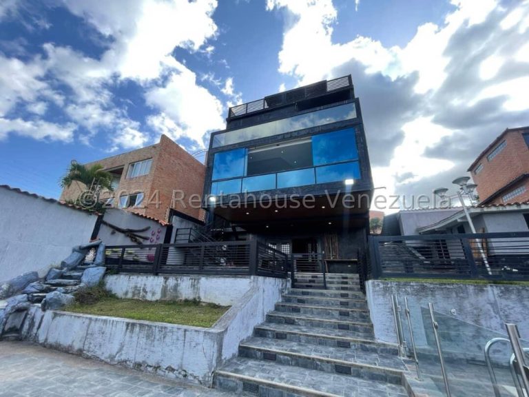 Casa moderna con vista, piscina y seguridad en Bosques de la Lagunita