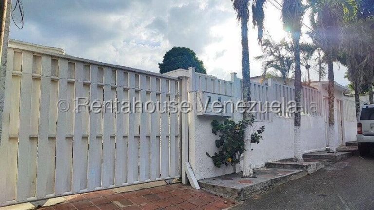 Casa tranquila con jardín en Colinas de Carrizal